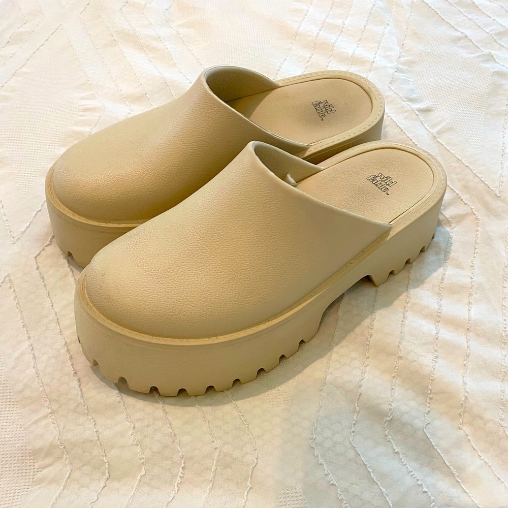 Wild fable rubber mules